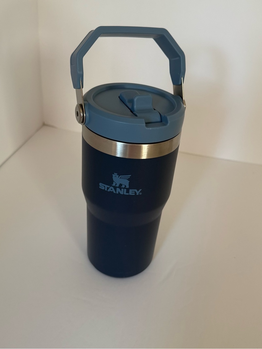 Stanley Iceflow Flip Straw Tumbler Navy Blue 20oz w/Extra Straw